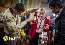 Betlehemské svetlo prinesú skauti na Slovensko už 9. decembra. Veria, že rozžiari Vianoce pokojom, láskou a mierom