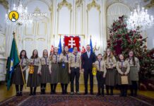 Betlehemské svetlo je už na Slovensku. Skauti ho priniesli Poliakom a Ukrajincom ako symbol pokoja a mieru. Teraz sa pripravujú na jeho distribúciu