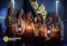 Betlehemské svetlo dorazilo na Slovensko. Skauti ho už stihli odovzdať aj do Poľska a pripravujú sa na distribúciu po krajine